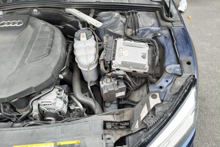 Used Audi A5 2017 Sportback 40 TFSI Fashion Model Engine Bay Left