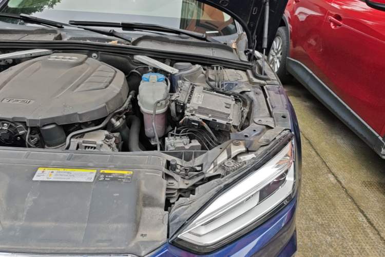 Used Audi A5 2017 Coupe 40 TFSI Fashion Model Engine Bay Left