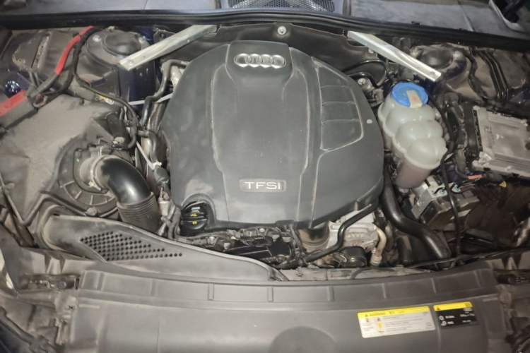 Used Audi A5 2017 Sportback 40 TFSI Fashion Model Engine Bay