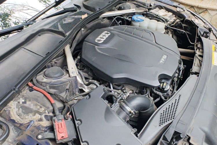 Used Audi A5 2017 Sportback 40 TFSI Fashion Model Engine Bay Right