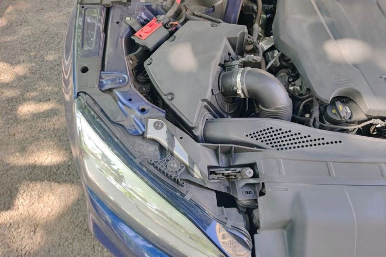 Used Audi A5 2017 Sportback 40 TFSI Fashion Model Engine Bay Right