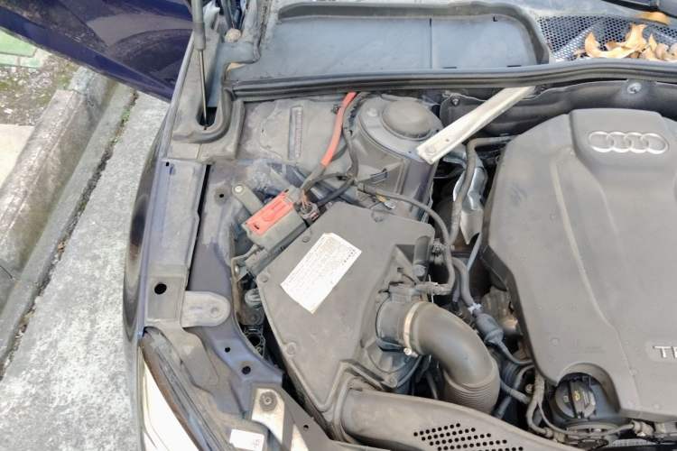 Used Audi A5 2017 Coupe 40 TFSI Fashion Model Engine Bay Right