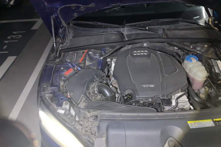 Used Audi A5 2017 Cabriolet 40 TFSI Fashion Model Engine Bay Right
