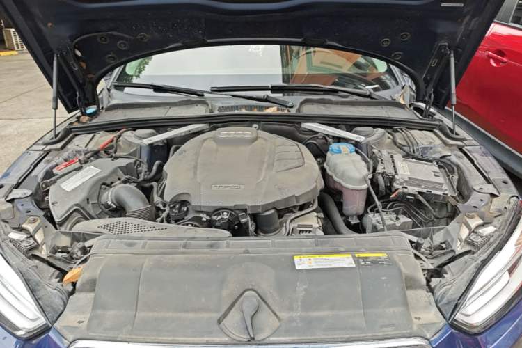 Used Audi A5 2017 Coupe 40 TFSI Fashion Model Engine Bay