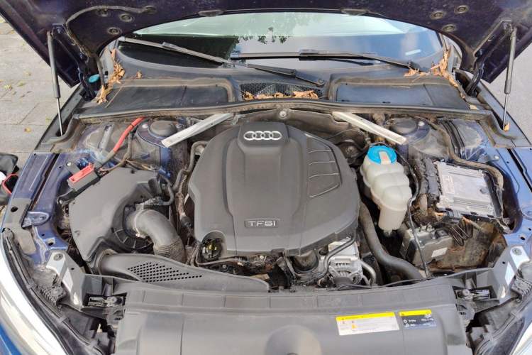 Used Audi A5 2017 Sportback 40 TFSI Fashion Model Engine Bay