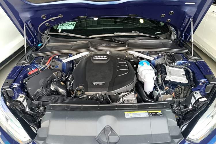 Used Audi A5 2017 Sportback 40 TFSI Fashion Model Engine Bay
