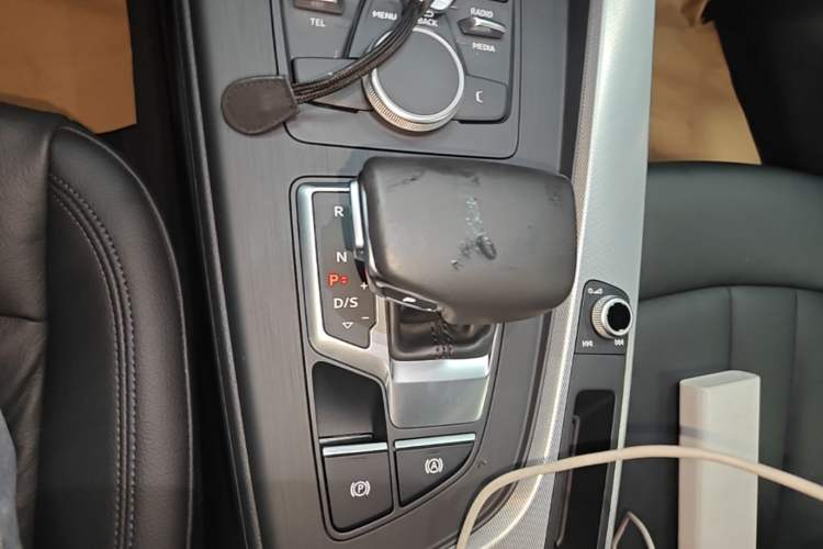 Used Audi A5 2017 Sportback 45 TFSI Fashion Model Gear Lever