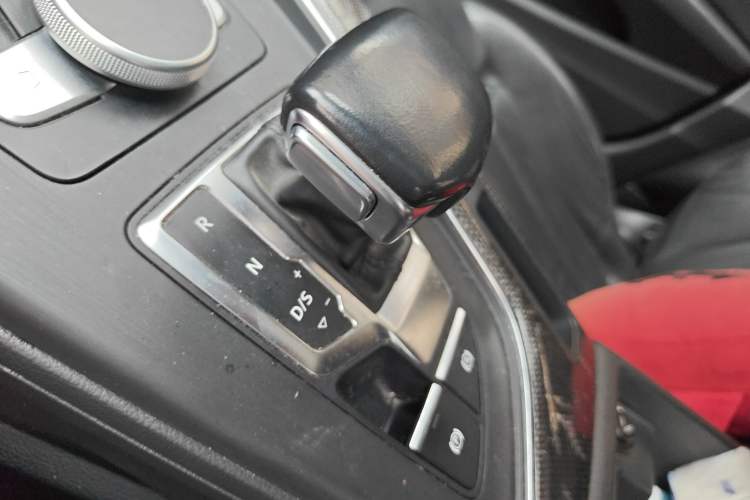 Used Audi A5 2017 Sportback 45 TFSI Sport Edition Gear Lever