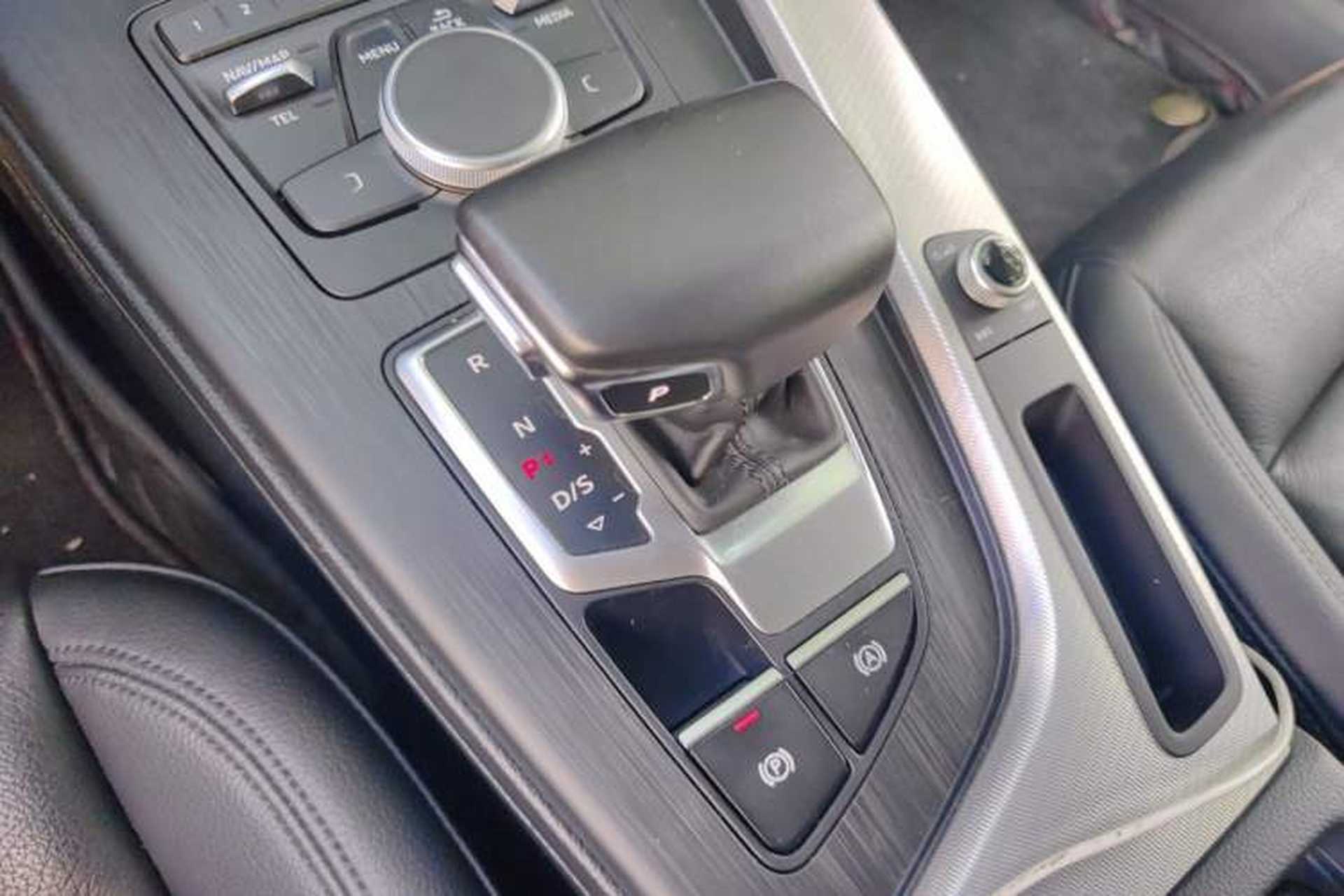 Used Audi A5 2017 Sportback 40 TFSI Fashion Model Gear Lever