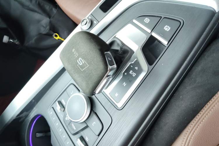 Used Audi A5 2017 Sportback 45 TFSI Fashion Model Gear Lever