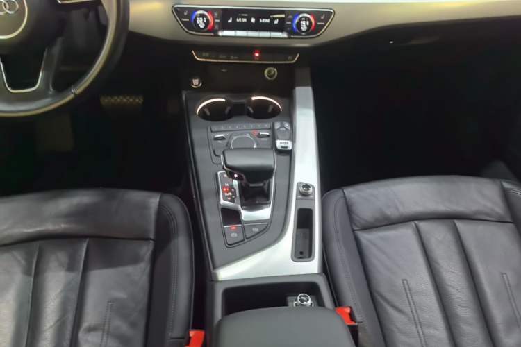 Used Audi A5 2017 Sportback 40 TFSI Fashion Model Gear Lever