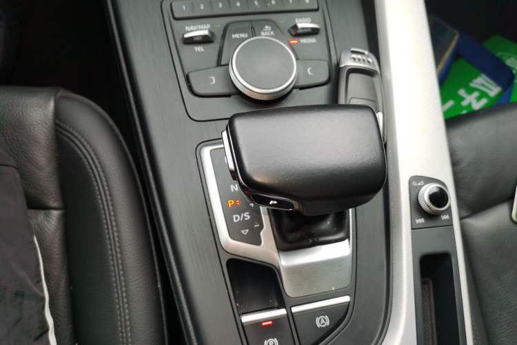 Used Audi A5 2017 Coupe 40 TFSI Fashion Model Gear Lever