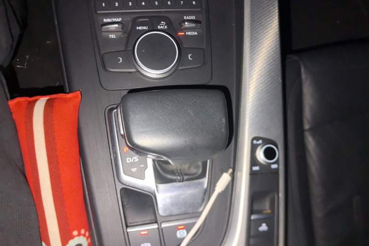Used Audi A5 2017 Cabriolet 40 TFSI Fashion Model Gear Lever