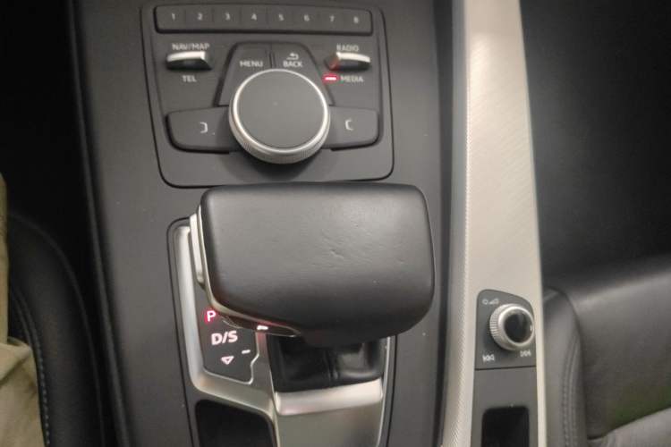 Used Audi A5 2017 Sportback 40 TFSI Fashion Model Gear Lever