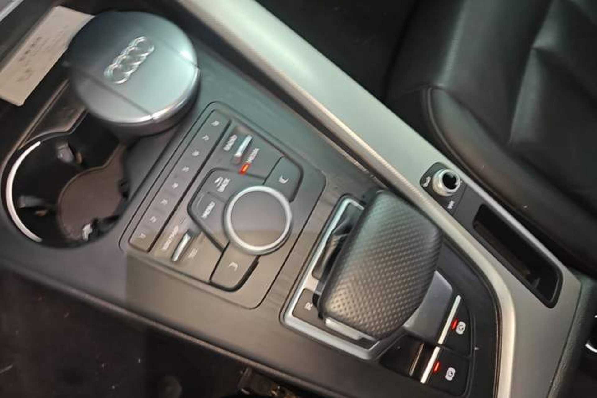 Used Audi A5 2017 Sportback 45 TFSI Fashion Model Gear Lever