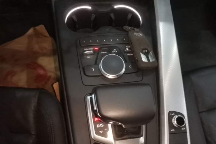 Used Audi A5 2017 Sportback 40 TFSI Fashion Model Gear Lever