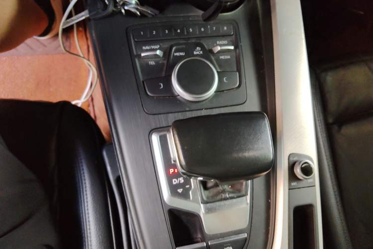 Used Audi A5 2017 Sportback 40 TFSI Fashion Model Gear Lever