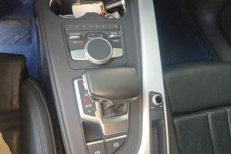 Used Audi A5 2017 Sportback 45 TFSI Sport Edition Gear Lever
