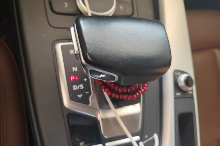 Used Audi A5 2017 Sportback 40 TFSI Fashion Model Gear Lever