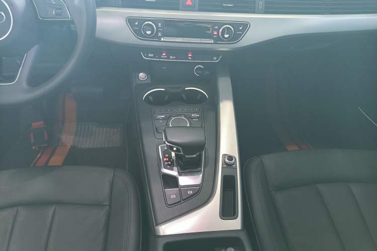 Used Audi A5 2017 Sportback 40 TFSI Fashion Model Gear Lever