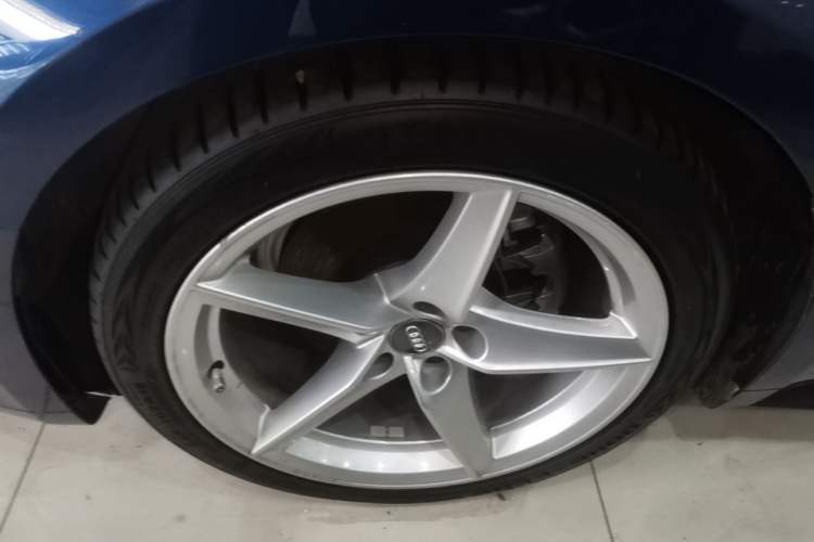 Used Audi A5 2017 Sportback 40 TFSI Fashion Model Left Front Wheel Hub