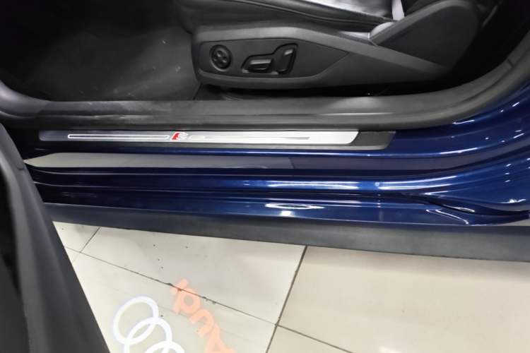 Used Audi A5 2017 Coupe 40 TFSI Fashion Model Left Side Sill