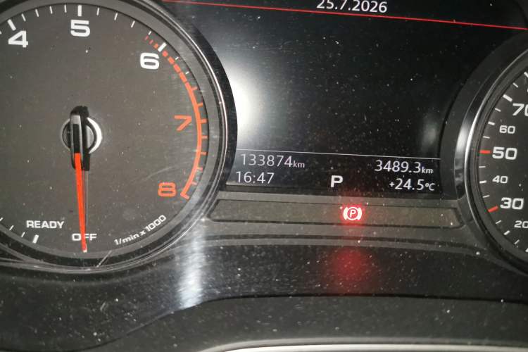 Used Audi A5 2017 Sportback 40 TFSI Fashion Model Odometer Close Up