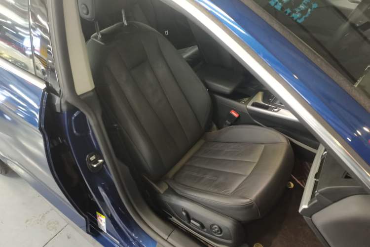 Used Audi A5 2017 Sportback 45 TFSI Fashion Model Right Front Seat