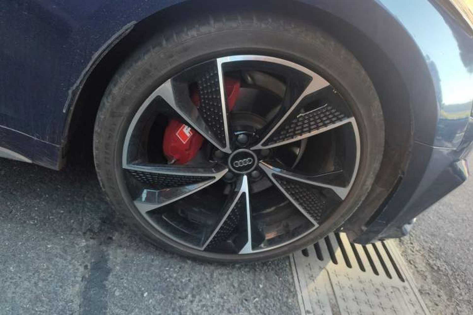 Used Audi A5 2017 Sportback 40 TFSI Fashion Model Right Front Wheel Hub