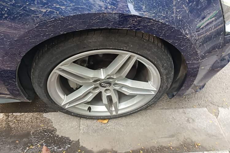 Used Audi A5 2017 Sportback 45 TFSI quattro Sport Model Right Front Wheel Hub
