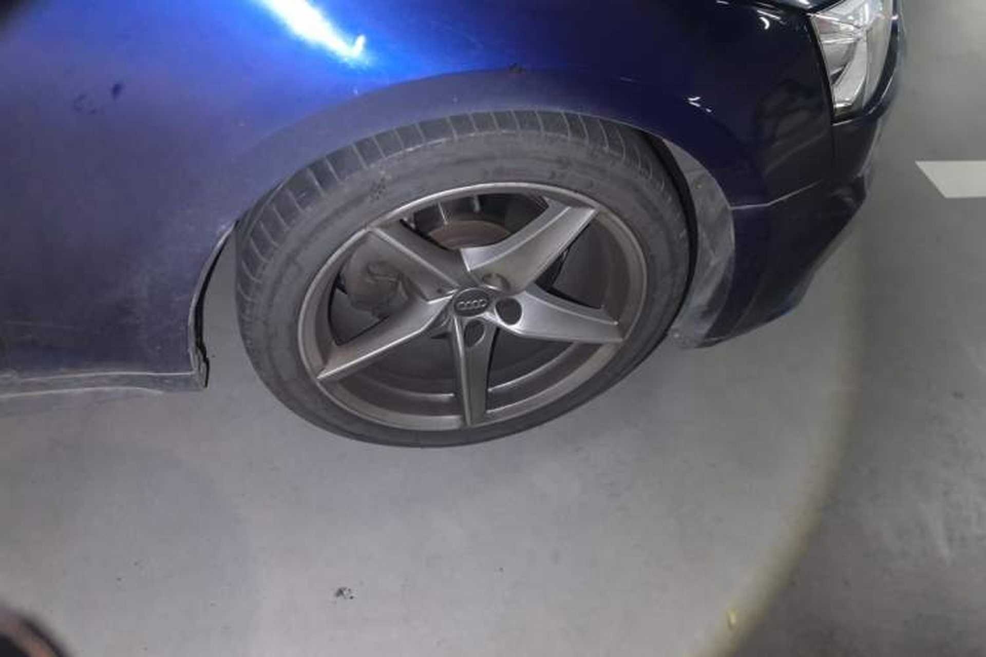 Used Audi A5 2017 Cabriolet 40 TFSI Fashion Model Right Front Wheel Hub