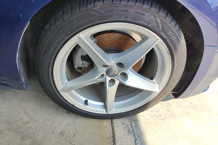 Used Audi A5 2017 Sportback 40 TFSI Fashion Model Right Front Wheel Hub