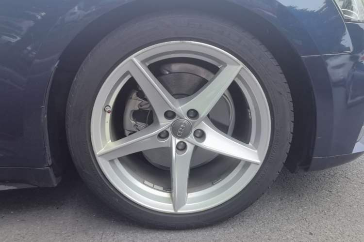 Used Audi A5 2017 Sportback 40 TFSI Fashion Model Right Rear Wheel Hub