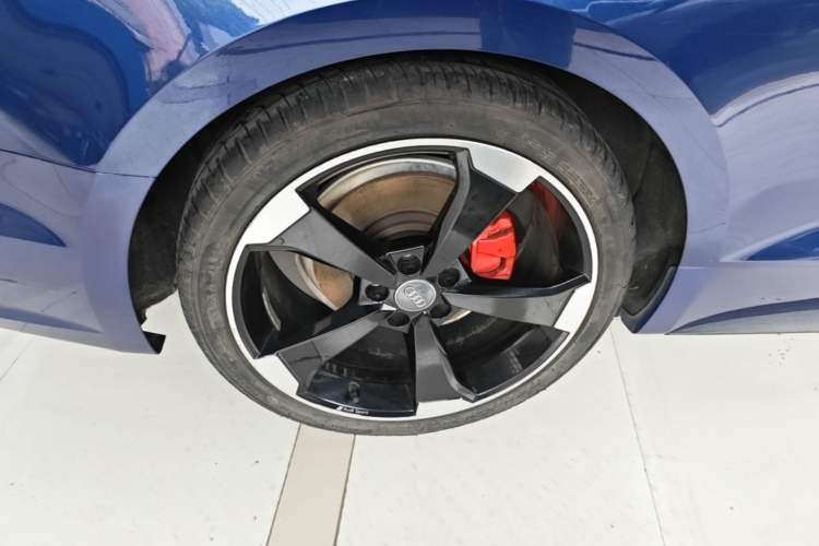 Used Audi A5 2017 Coupe 40 TFSI Fashion Model Right Rear Wheel Hub