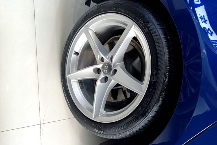 Used Audi A5 2017 Sportback 40 TFSI Fashion Model Right Rear Wheel Hub