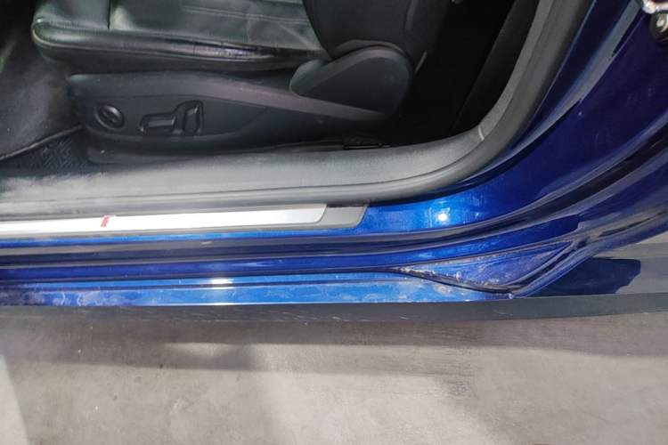 Used Audi A5 2017 Coupe 40 TFSI Fashion Model Right Side Sill
