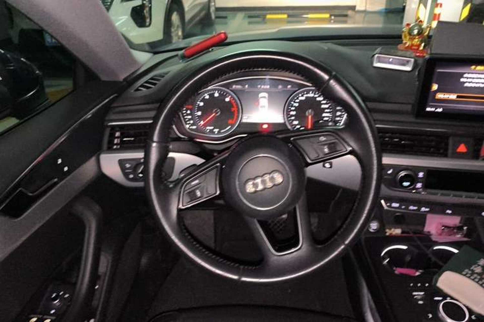 Used Audi A5 2017 Sportback 40 TFSI Fashion Model Steering Wheel