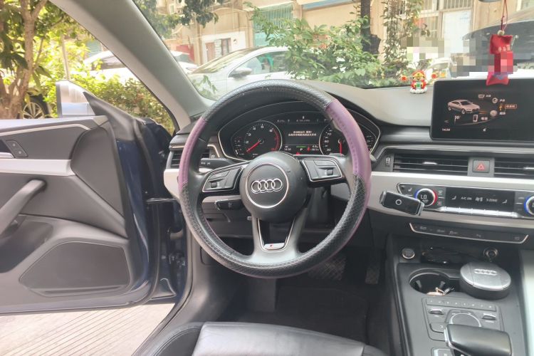 Used Audi A5 2017 Sportback 45 TFSI Fashion Model Steering Wheel