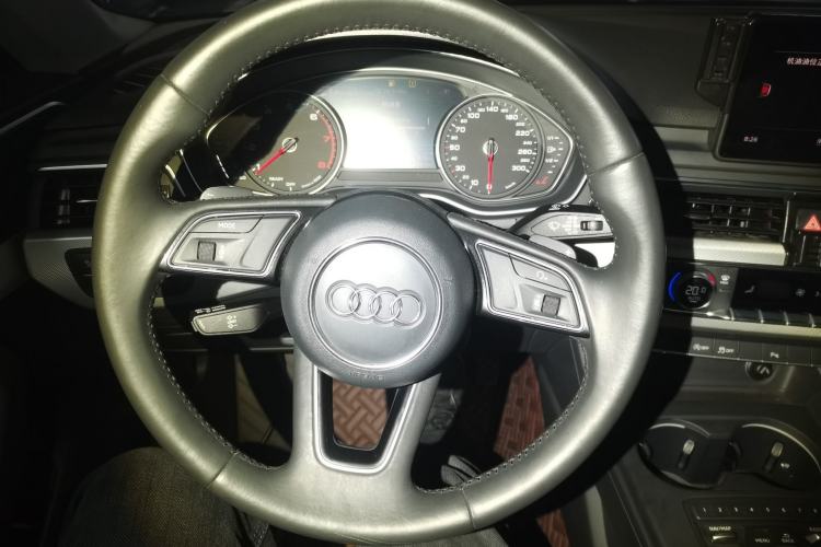 Used Audi A5 2017 Sportback 45 TFSI Fashion Model Steering Wheel