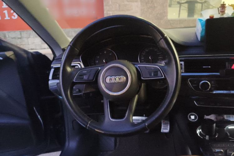 Used Audi A5 2017 Sportback 40 TFSI Fashion Model Steering Wheel