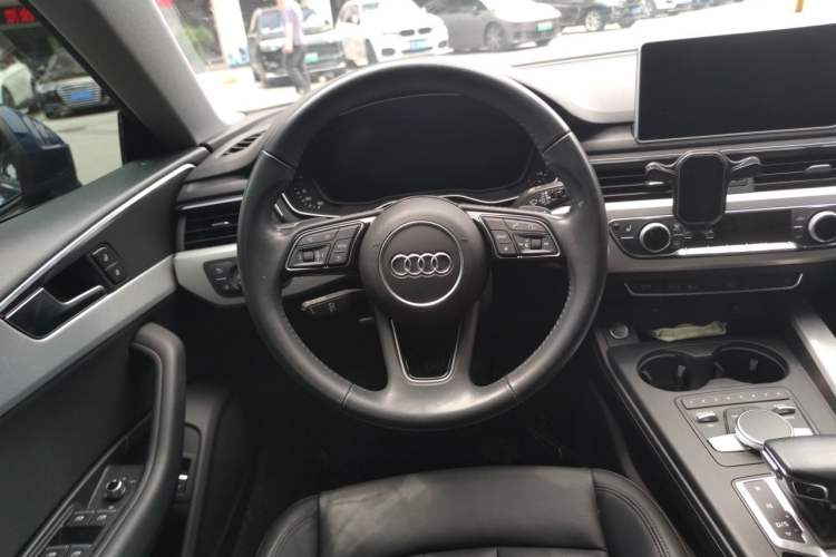 Used Audi A5 2017 Sportback 40 TFSI Fashion Model Steering Wheel