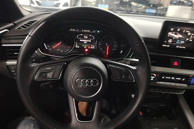 Used Audi A5 2017 Cabriolet 40 TFSI Fashion Model Steering Wheel