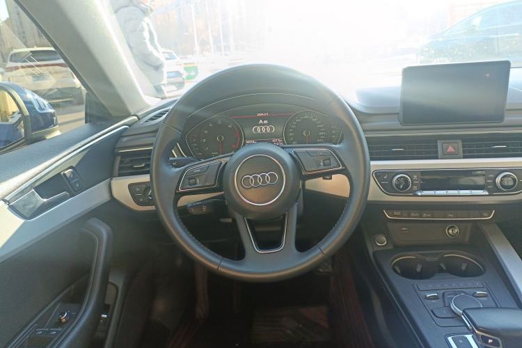 Used Audi A5 2017 Sportback 40 TFSI Fashion Model Steering Wheel