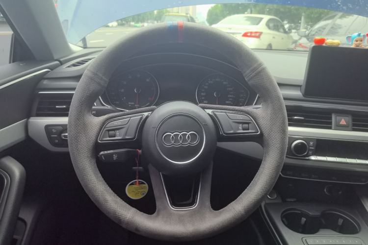 Used Audi A5 2017 Sportback 40 TFSI Fashion Model Steering Wheel