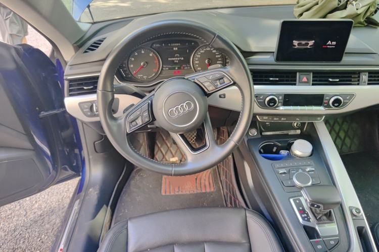 Used Audi A5 2017 Sportback 40 TFSI Fashion Model Steering Wheel