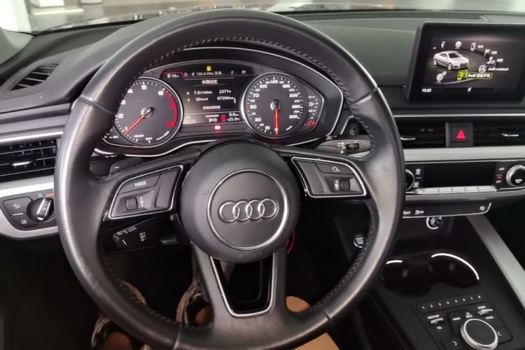 Used Audi A5 2017 Coupe 40 TFSI Fashion Model Steering Wheel