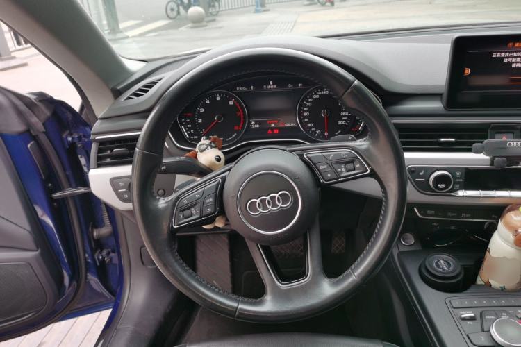 Used Audi A5 2017 Coupe 40 TFSI Fashion Model Steering Wheel