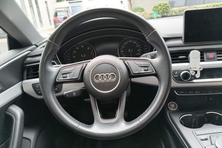 Used Audi A5 2017 Sportback 40 TFSI Fashion Model Steering Wheel