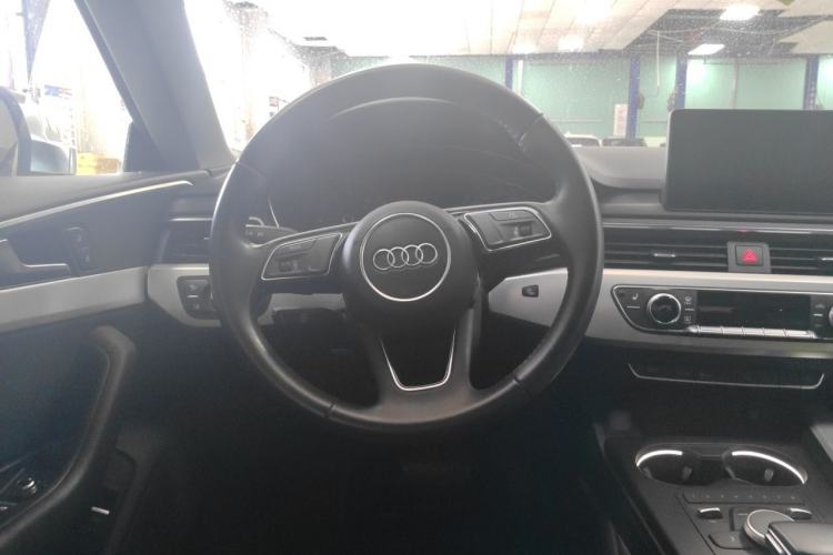 Used Audi A5 2017 Sportback 40 TFSI Fashion Model Steering Wheel
