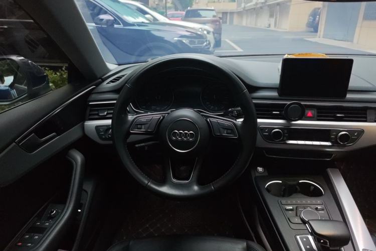 Used Audi A5 2017 Sportback 45 TFSI Sport Edition Steering Wheel